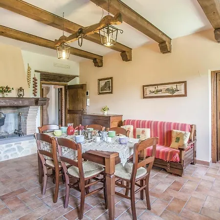 Holiday home Beautiful In Acquapendente Vt With Jacuzzi